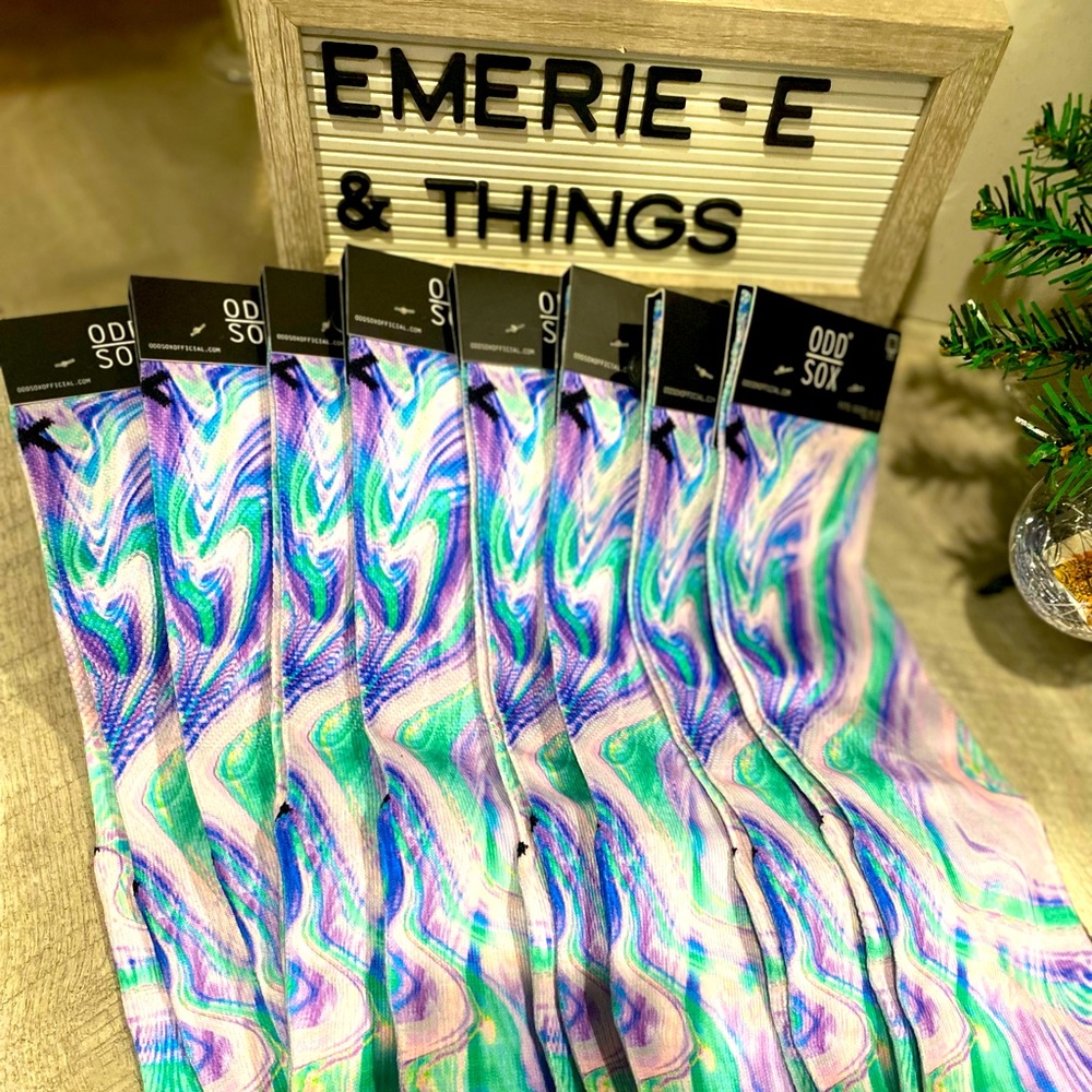 ODD SOCKS (lots)